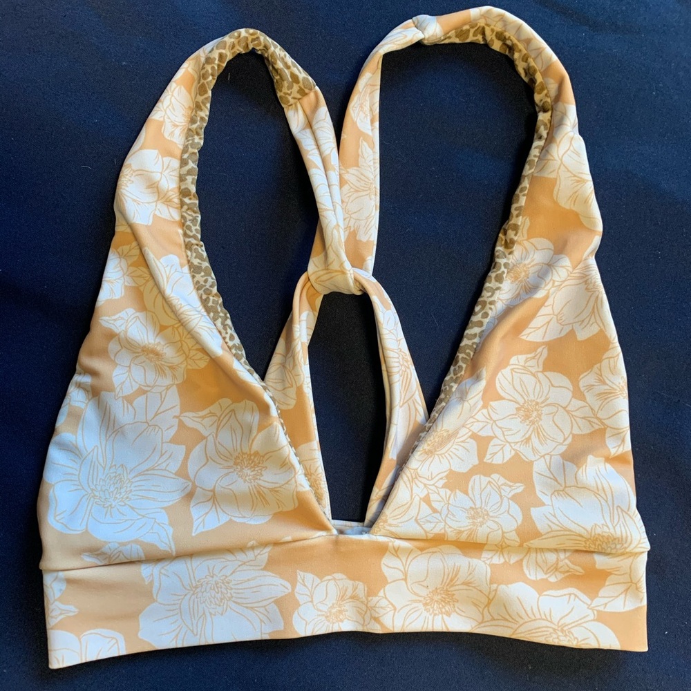 Magnolia Acacia Top